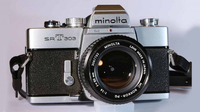 Minolta_SR-T_303_con_50_mm